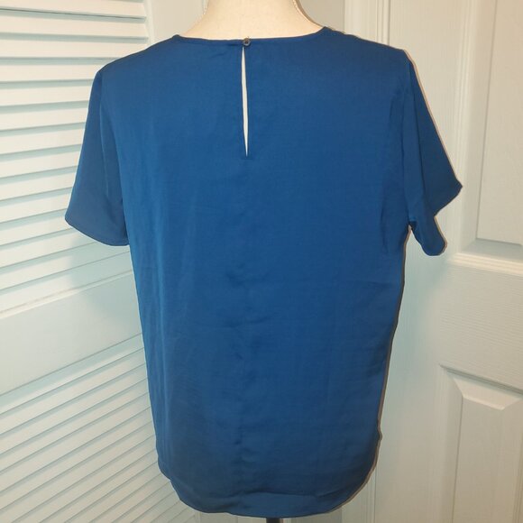 NWT BR Essential T-Shirt - Size M - Picture 2 of 4